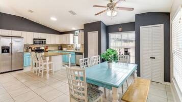 House (3 Bedrooms) | Interior