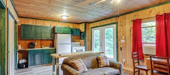 Hike, Raft, Ski & More: Cozy Cabin in Johnsburg!