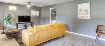 3 Mi to OU Campus: Norman Home w/ Sleek Interior!