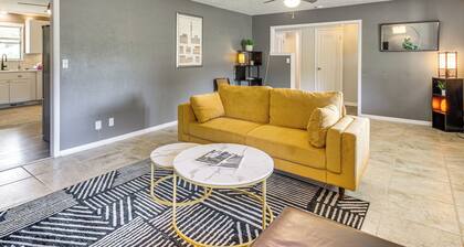 3 Mi to OU Campus: Norman Home w/ Sleek Interior!