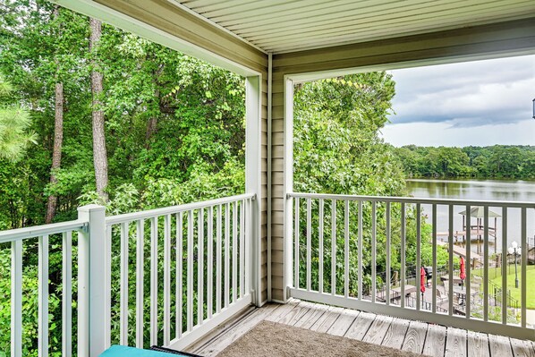 Apartment (3 Bedrooms) | Interior - Lake & Pool Access, Home Gym: Fayetteville Condo! (Fayetteville)