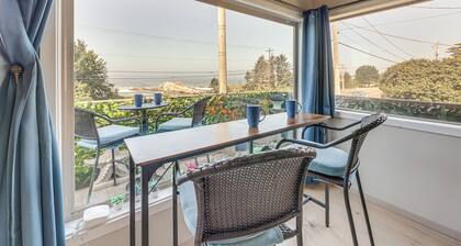 Steps to Pirate Cove: Oregon Coast Condo w/ View
