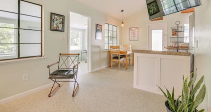 3 Mi to Dtwn Fort Myers: Apt w/ Outdoor Space
