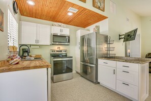 Apartment (1 Bedroom) | Interior - 3 Mi to Dtwn Fort Myers: Apt w/ Outdoor Space (Fort Myers)