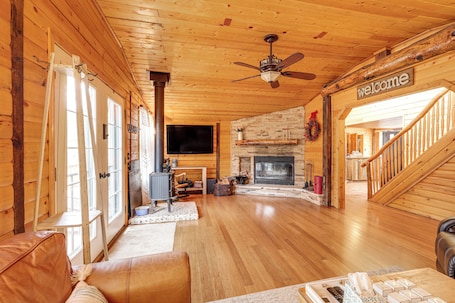 House (2 Bedrooms) | Interior