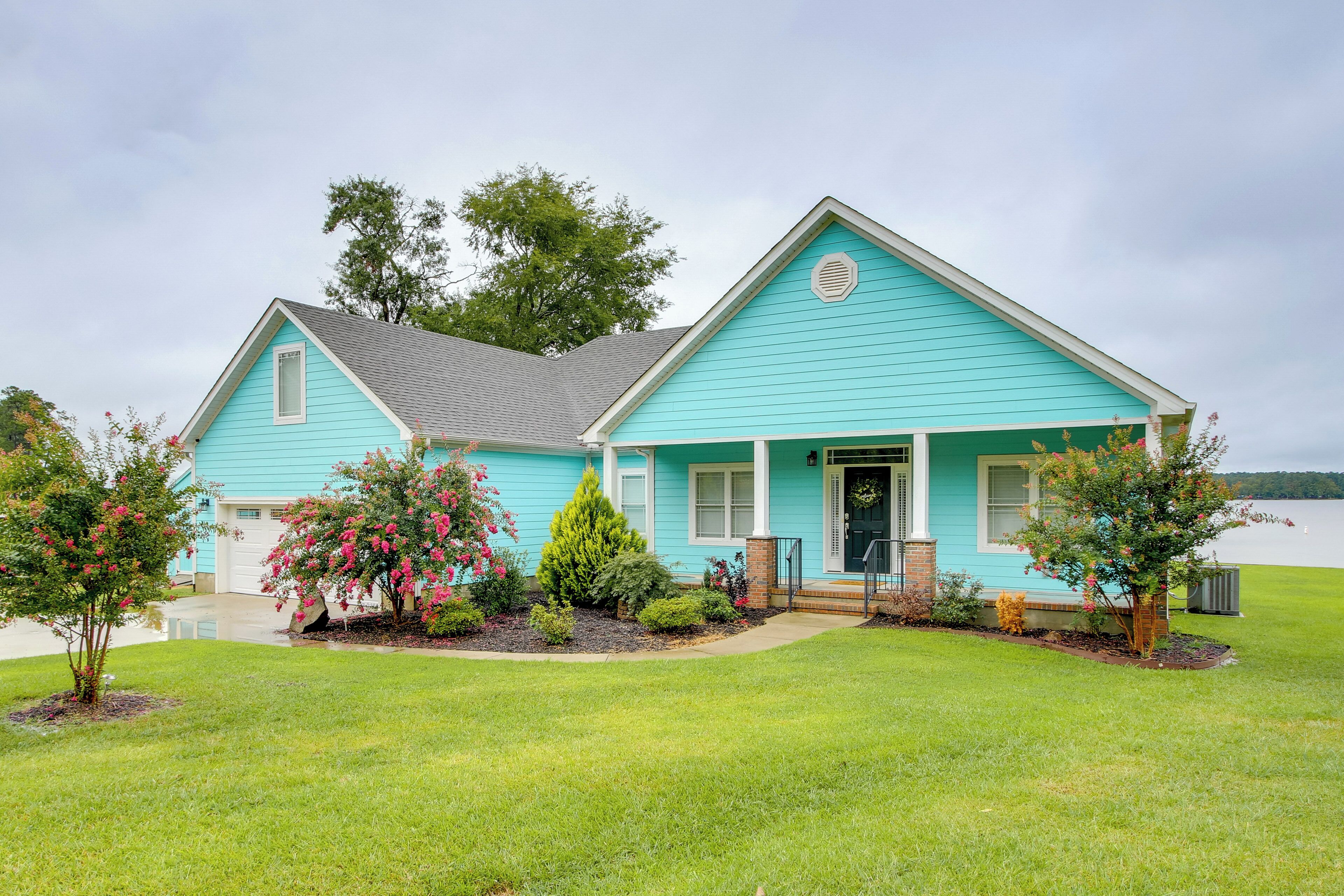 House (4 Bedrooms) | Front of property