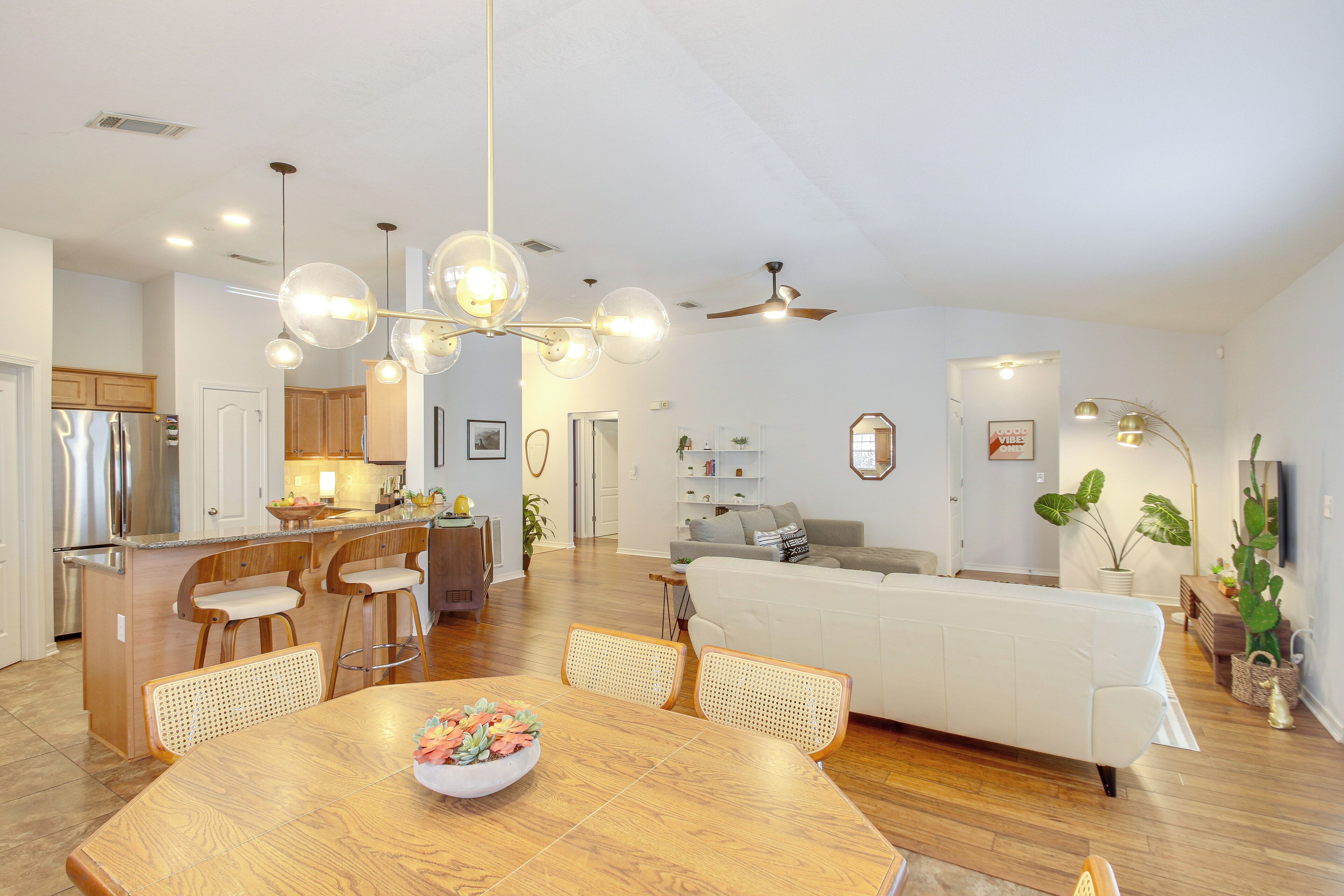 Hus (3 Bedrooms) | Opholdsområde | Tv, bøger