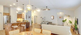 3 Mi to Escambia Bay: Home w/ Deck & Private Yard!