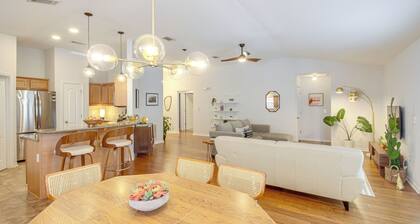 3 Mi to Escambia Bay: Home w/ Deck & Private Yard!