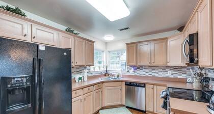 2 Blocks to Potomac River: Gem in Colonial Beach!