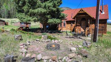 House (4 Bedrooms) | Front of property