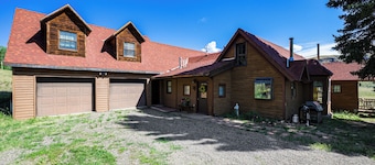 'wagon Wheel Hideaway' Near Fishing in Creede!