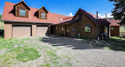'wagon Wheel Hideaway' Near Fishing in Creede!
