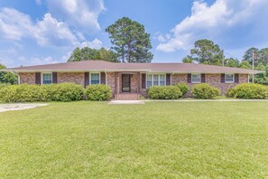 House (3 Bedrooms) | Interior - 4 Mi to Loris Nature Park: Family Home w/ Yard (Loris)