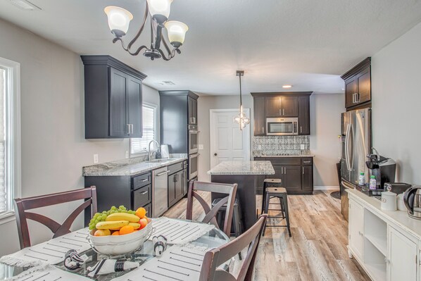 House (3 Bedrooms) | Interior