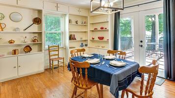 Talo (4 Bedrooms) | Sisätilat