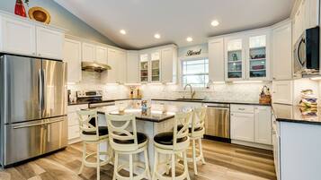 House (2 Bedrooms) | Interior