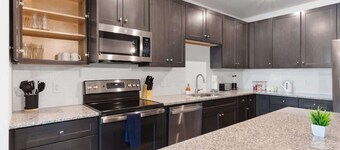 Luxe King 2 Bedroom Suite in North Raleigh!
