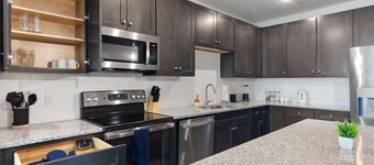 Luxe King 2 Bedroom Suite in North Raleigh!
