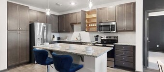 Luxe King 3 Bedroom Suite in North Raleigh!