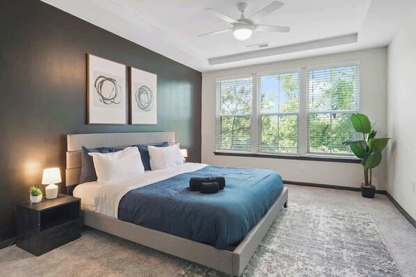 3 bedrooms, iron/ironing board, WiFi, bed sheets