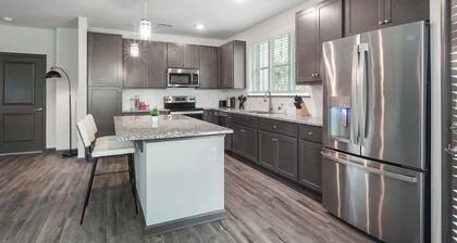 Luxe King 3 Bedroom Suite in North Raleigh!