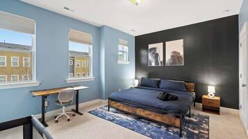 3 habitaciones, tabla de planchar con plancha, cuna de viaje y wifi