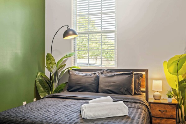 3 bedrooms, iron/ironing board, WiFi, bed sheets