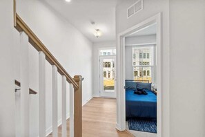 Interior - Luxe King 4BR Townhouse  Mins to Dwtn CLT! (Charlotte)