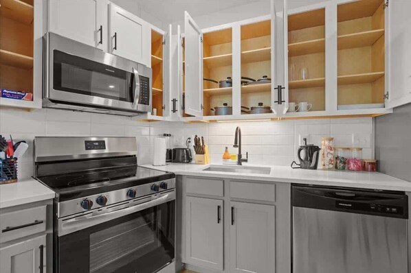Microwave, oven, stovetop, dishwasher