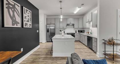 Luxe King 3BR Suite Mins to Downtown Durham!