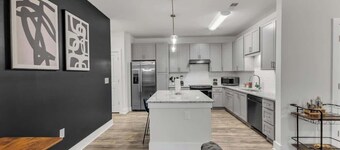 Luxe King 3BR Suite Mins to Downtown Durham!