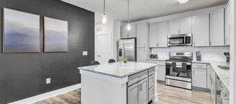 Luxe King 3BR Suite Mins to Downtown Durham!