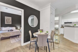 Dining - Upscale 1BR Suite Mins to Downtown Raleigh! (Cary)