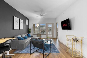 Televisión, oficina