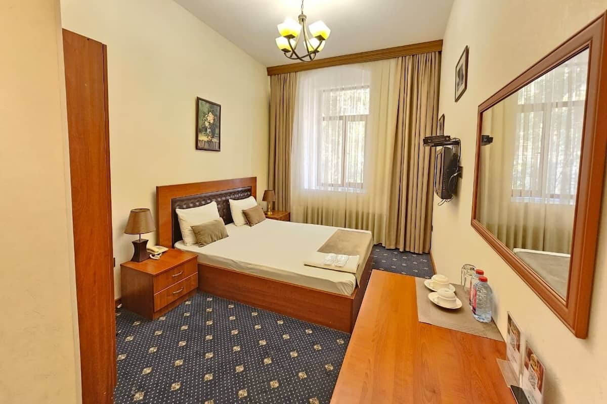 Standard Double Room, City View | Premium bedding, minibar, blackout curtains, soundproofing