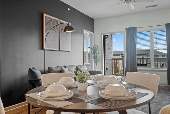 Dining - Upscale King 4BR Suite Mins to Uptown Charlotte! (Charlotte)