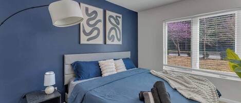 3 habitaciones, tabla de planchar con plancha, cuna de viaje y wifi