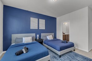 3 chambres, fer et planche à repasser, lit parapluie, Wi-Fi