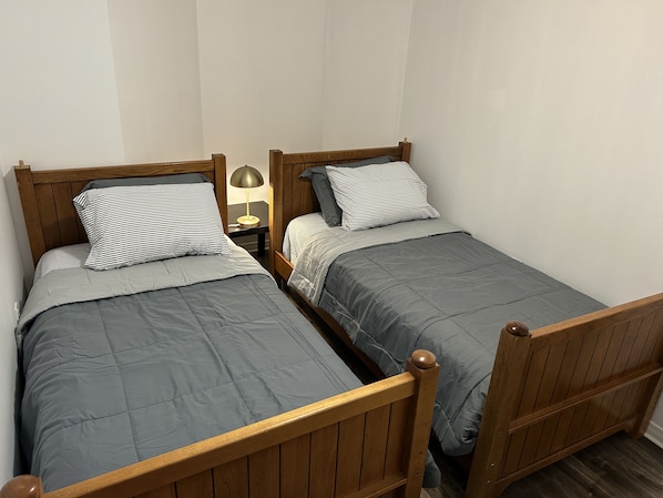 1 quarto, Wi-Fi de cortesia, roupa de cama