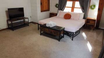 2 bedrooms, travel cot, WiFi, bed sheets