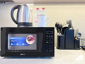 公寓 (0 Bedroom) | 私人小型廚房 | 微波爐、電熱水壺