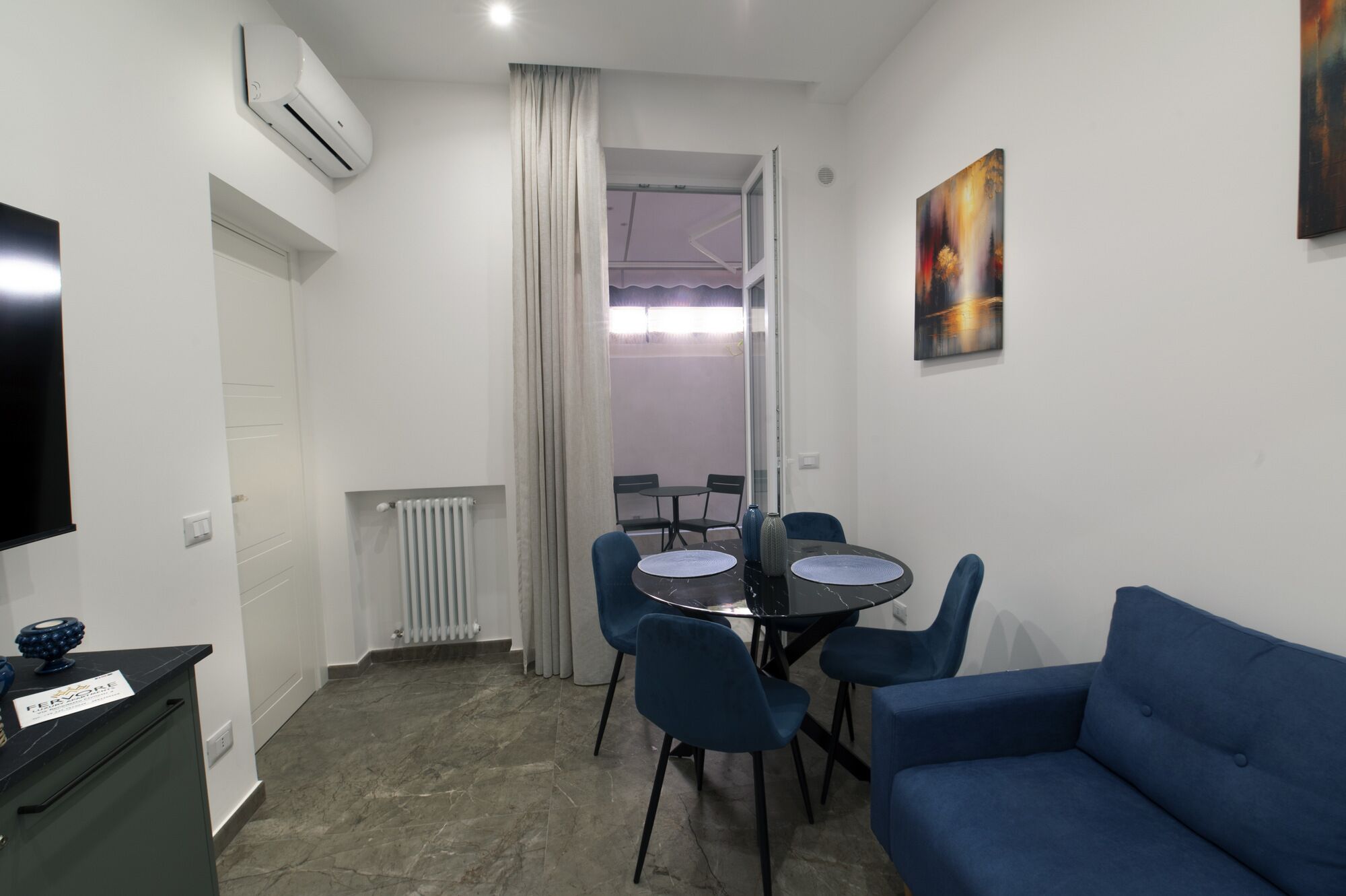 Apartamento superluxo | Cozinha privada | Geladeira grande, micro-ondas, fogão, cooktop