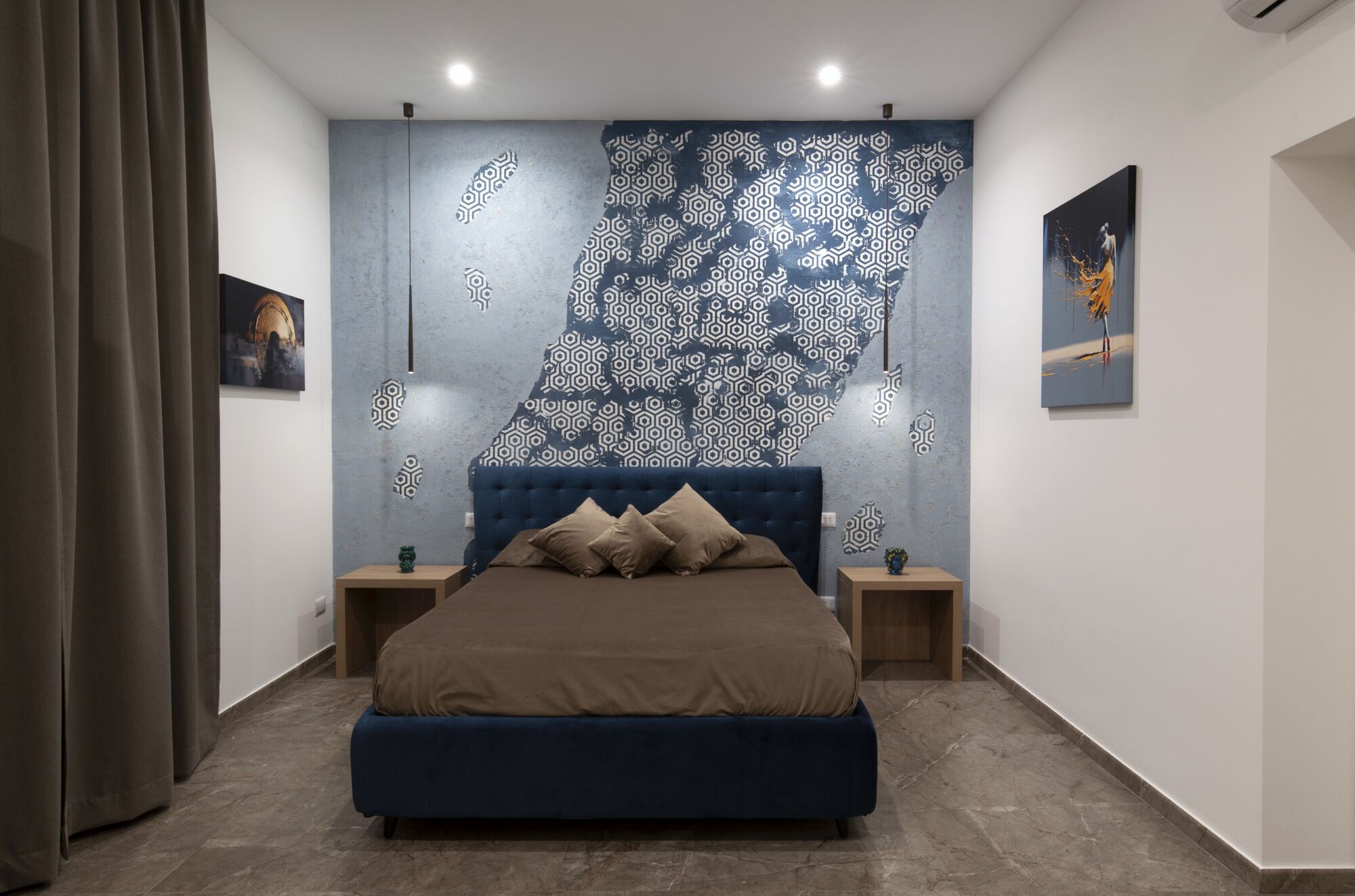 Luxury Apartment | In-room safe, blackout drapes, soundproofing, iron/ironing board