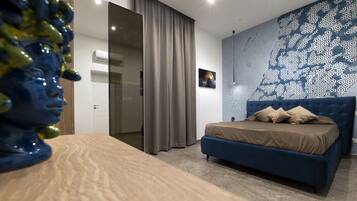 Apartamento superluxo | Cofres nos quartos, cortinas blackout, quartos à prova de som