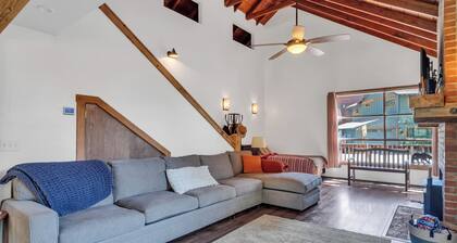 Tahoe Cabin One Block from Lakeside Beach-Near Edgewood, Casinos Restaurants