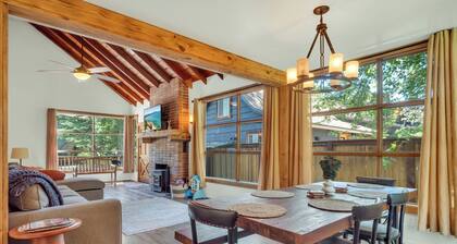 Tahoe Cabin One Block from Lakeside Beach-Heavenly Gondola, Edgewood, Casinos