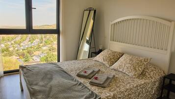 2 slaapkamers, een strijkplank/strijkijzer, wifi, beddengoed