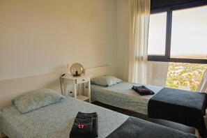 2 chambres, fer et planche Ă repasser, Wi-Fi, draps fournis