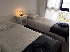 2 多间卧室、熨斗/熨衣板、WiFi、床单
